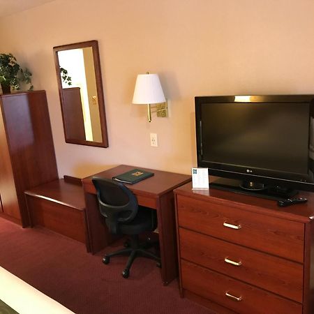 Quality Inn Cedar City - University Area Стая снимка