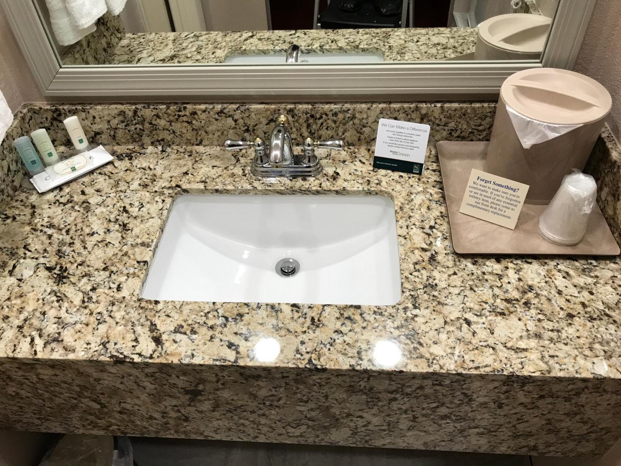 Quality Inn Cedar City - University Area Стая снимка